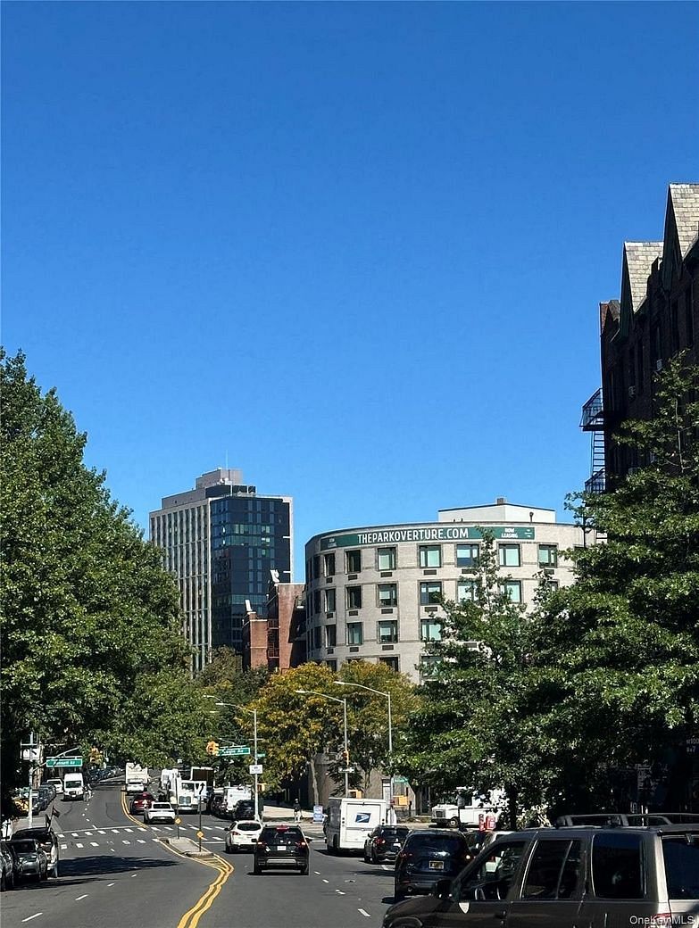 295 Bennett Avenue #4B