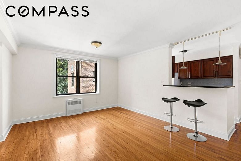 295 Bennett Avenue #8G