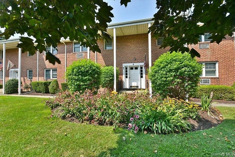 295 Merrick Road #4A