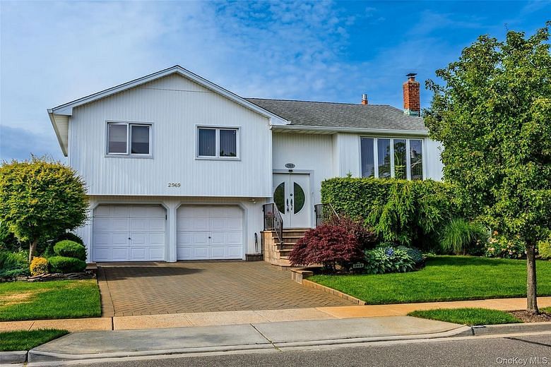 2969 Hampton Court
