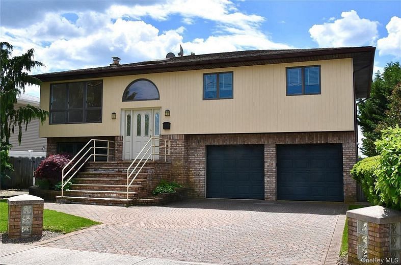 2977 Charlotte Drive