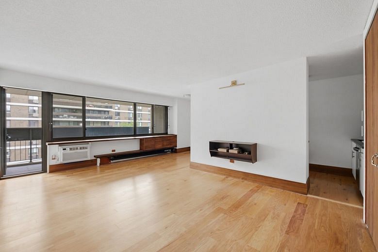 299 Pearl Street #5E