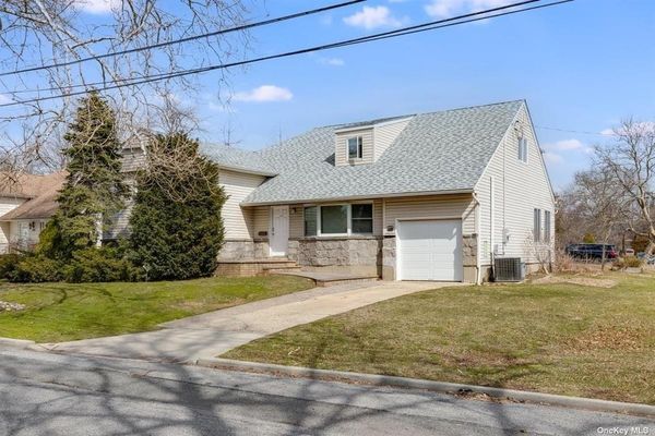 Image 1 of 29 for 360 Sutton Place in Long Island, Woodmere, NY, 11598