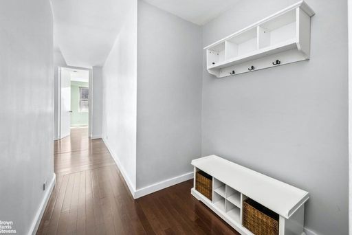 Image 1 of 21 for 300 East 40th Street #33C in Manhattan, New York, NY, 10016