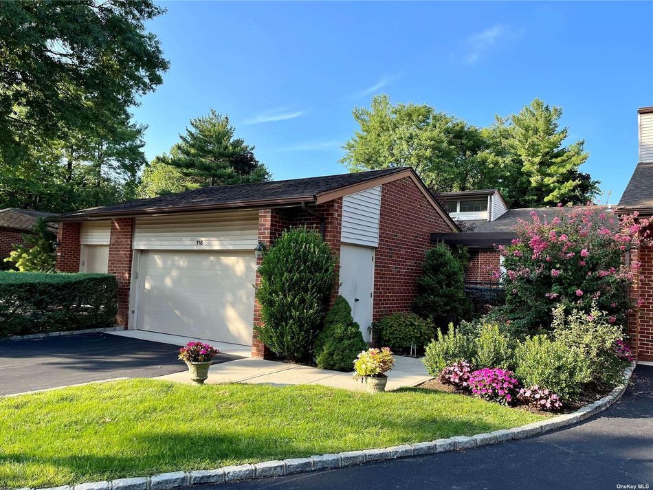 Image 1 of 21 for 116 Eagles Crescent #116 in Long Island, Manhasset, NY, 11030