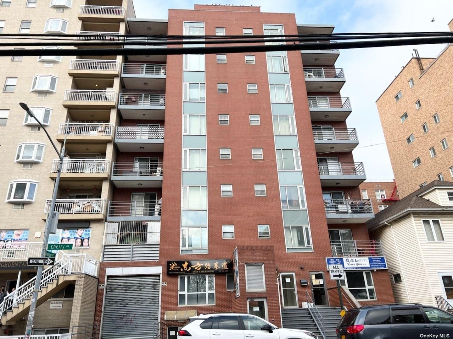 140-37 Cherry Avenue #4C in Queens, Flushing, NY 11354