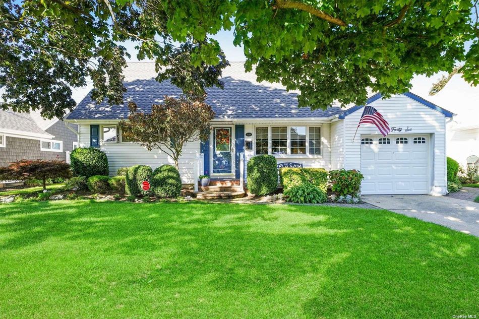 Image 1 of 28 for 1046 Huckleberry Road in Long Island, North Bellmore, NY, 11710