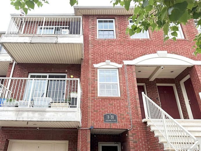 3-31 Endeavor Place #B