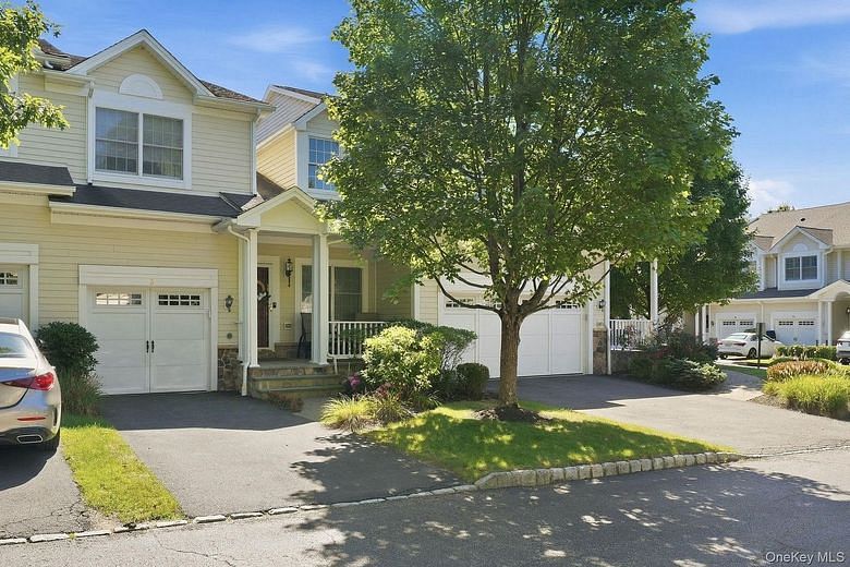 3 Baltusrol Court