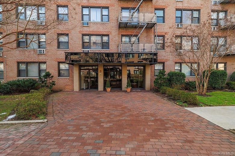 3 Birchwood Court #2J