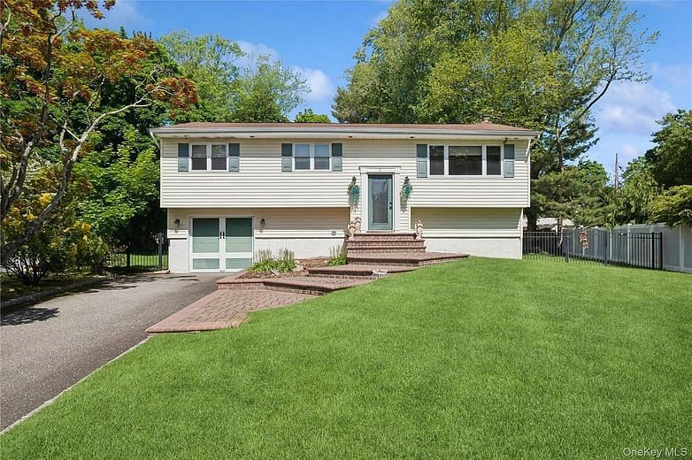 3 Bradley Court