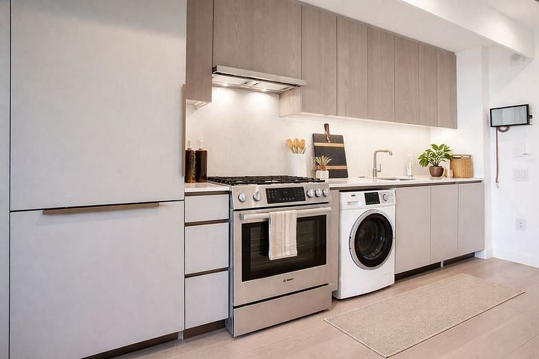 3 Court Square #1406