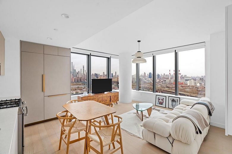 3 Court Square #2902