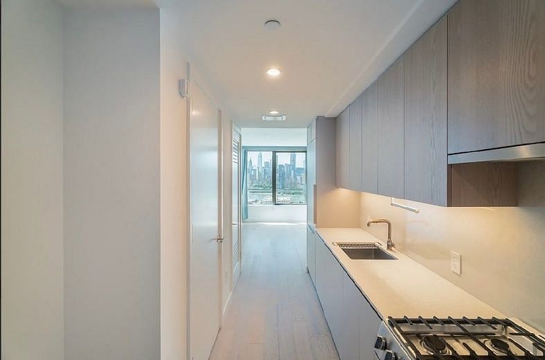 3 Court Square #3001