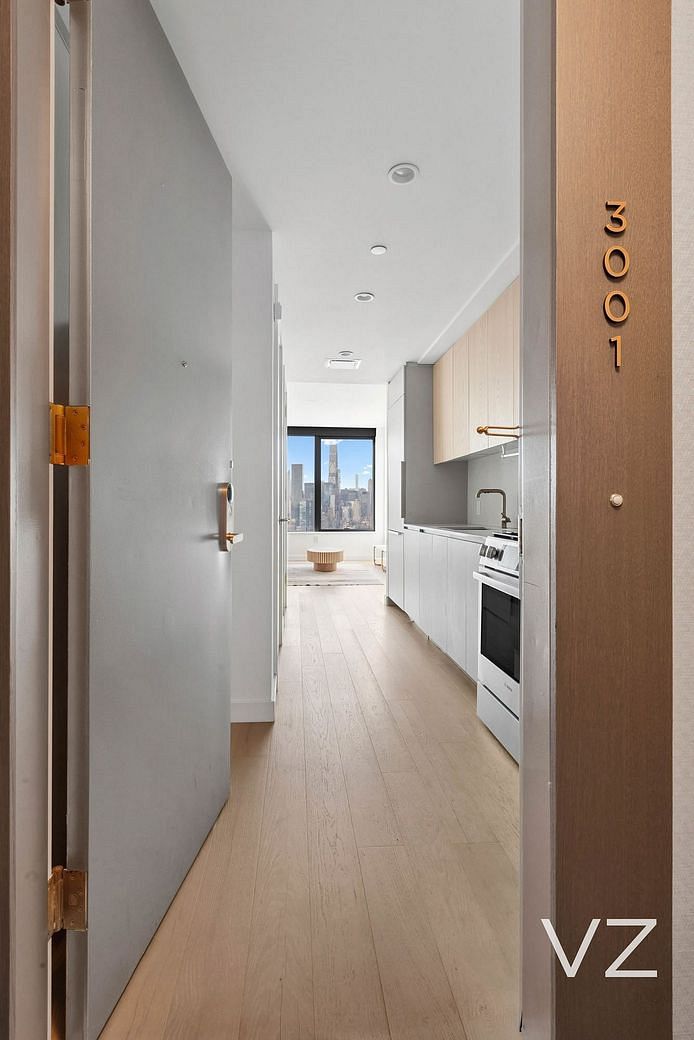 3 Court Square #3001