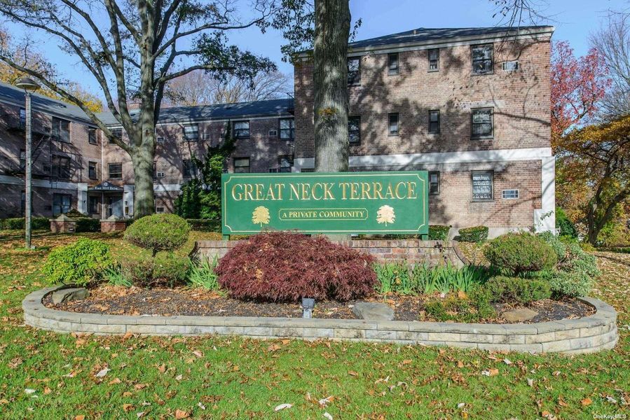 Image 1 of 27 for 3 East Mill Drive #1A in Long Island, Great Neck, NY, 11021