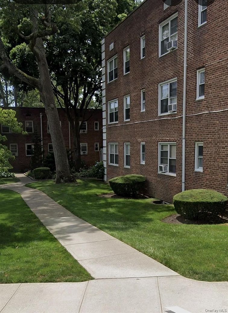 3 Edwards Street #1F