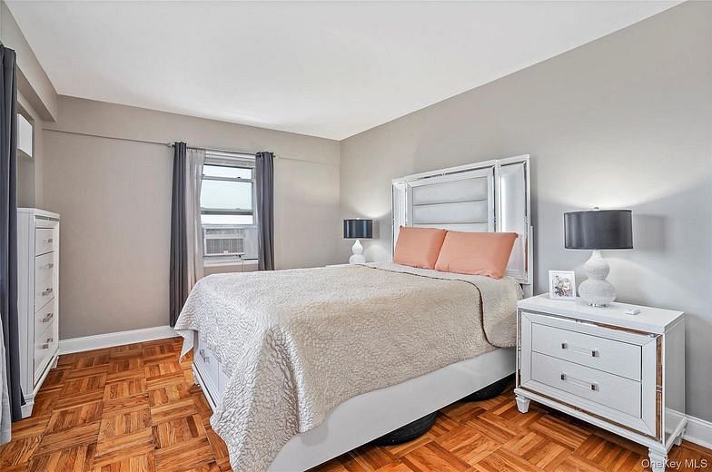 3 Fordham Hill Oval #17F