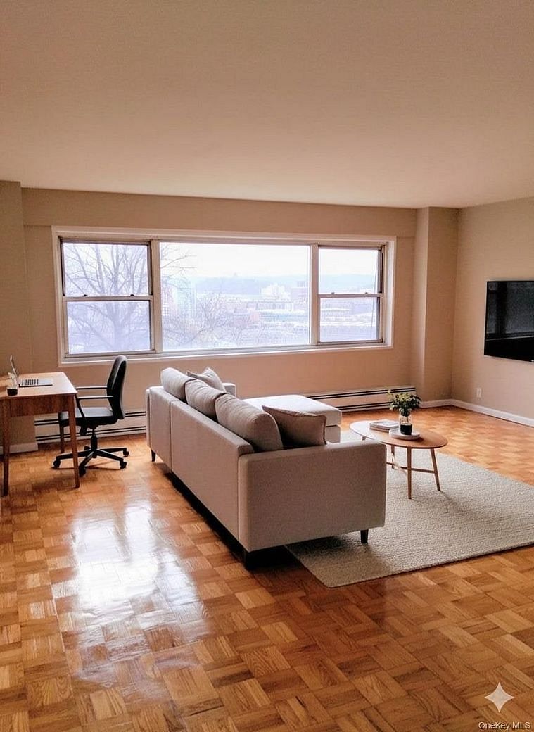 3 Fordham Hill Oval #4h