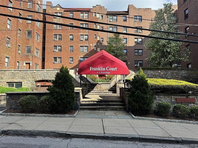 3 Franklin Avenue #4M