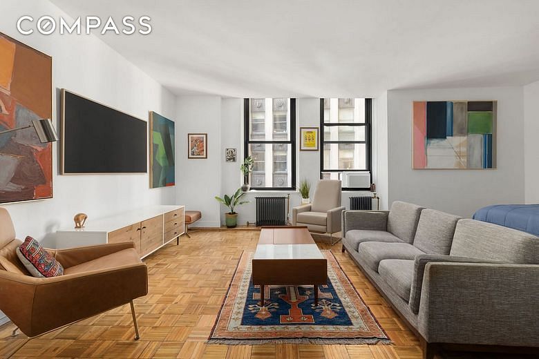 3 Hanover Square #8A