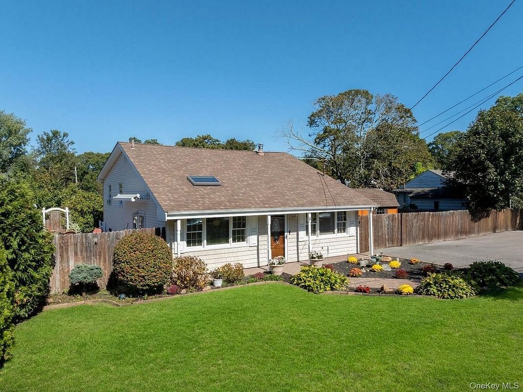 Image 1 of 25 for 3 Hoover Court in Long Island, Brookhaven, NY, 11950