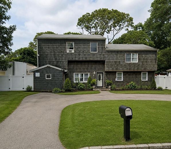 3 Lee Place