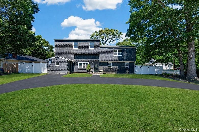 3 Lee Place
