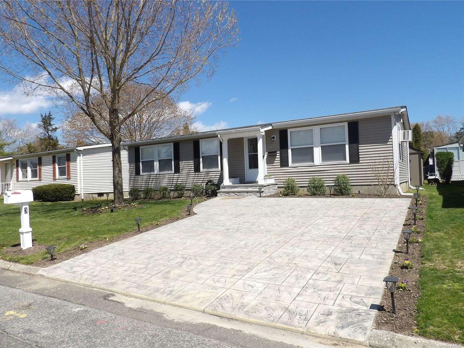 Image 1 of 17 for 3 Limetree Drive #3 in Long Island, Manorville, NY, 11949