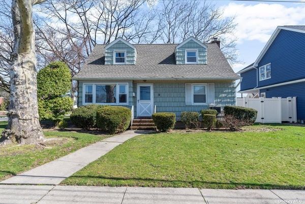Image 1 of 14 for 3 Lydia Street in Long Island, Valley Stream, NY, 11580