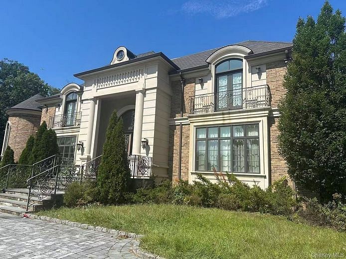 3 Moline Court