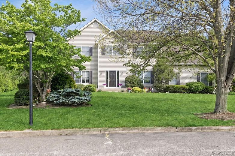3 Naomi Court