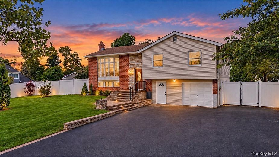 3 Richlee Drive