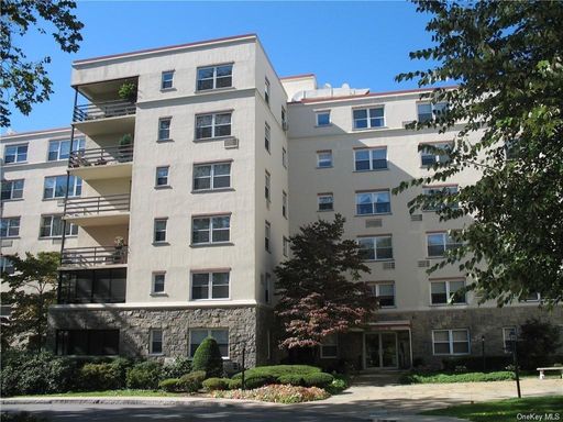 Image 1 of 17 for 3 Stoneleigh Plaza #1B in Westchester, Bronxville, NY, 10708
