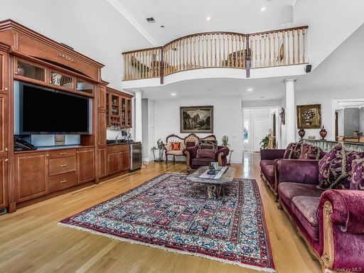 Image 1 of 32 for 3 Vandalay Court in Westchester, Scarsdale, NY, 10583