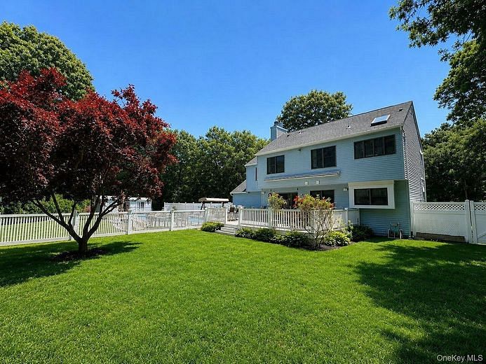3 Woodhollow Court