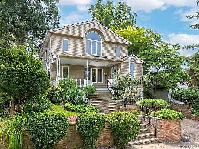 3 Woodland Avenue