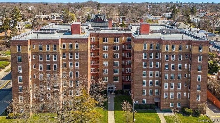 30-11 Parsons Boulevard #2U