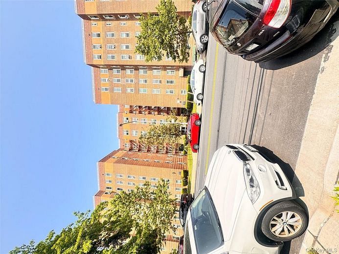 30-11 Parsons Boulevard #3P