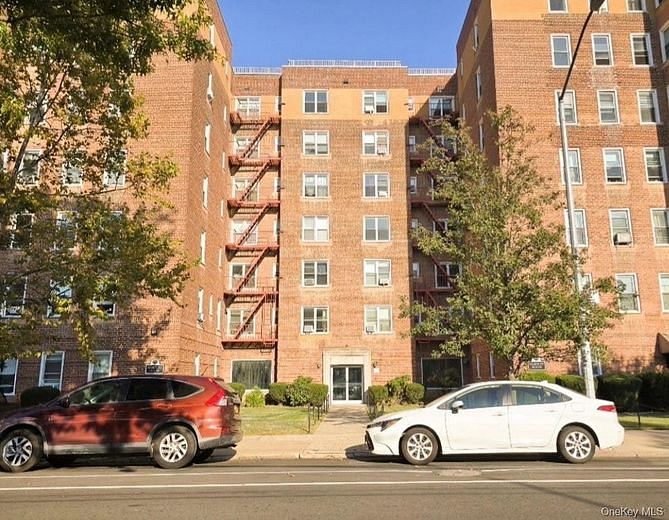 30-11 Parsons Boulevard #4O