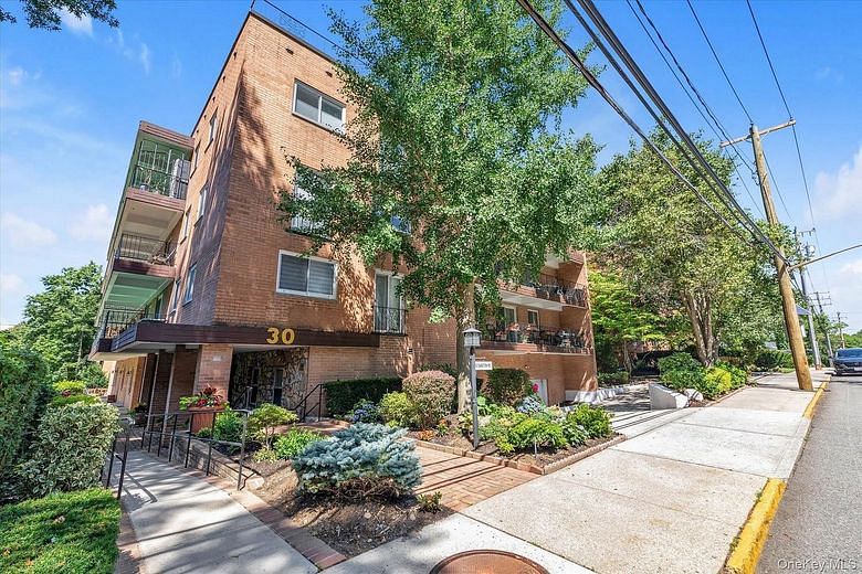 30 Barstow Road #3A