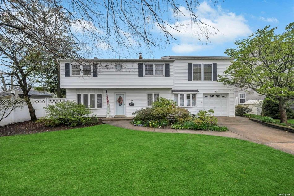 Image 1 of 33 for 30 Crabtree Lane in Long Island, Levittown, NY, 11756
