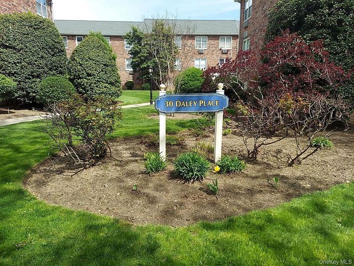 30 Daley Place #136
