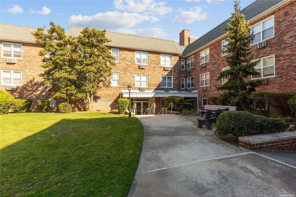 Image 1 of 18 for 30 Daley Place #148 in Long Island, Lynbrook, NY, 11563