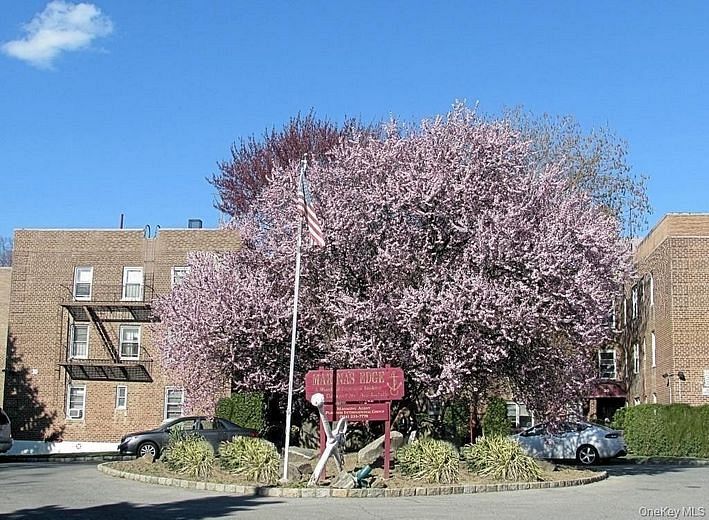 30 Davenport Avenue #1B