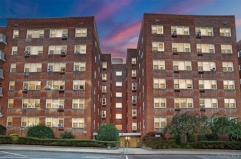 30 E Hartsdale Avenue #3A