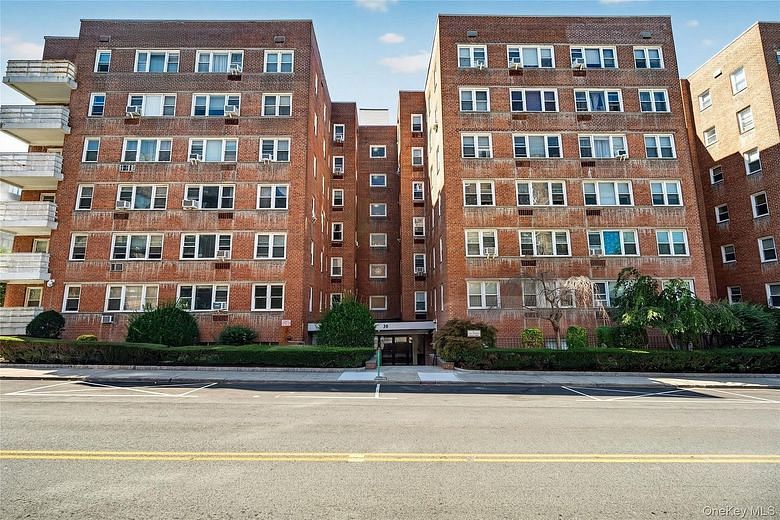 30 E Hartsdale Avenue #3L