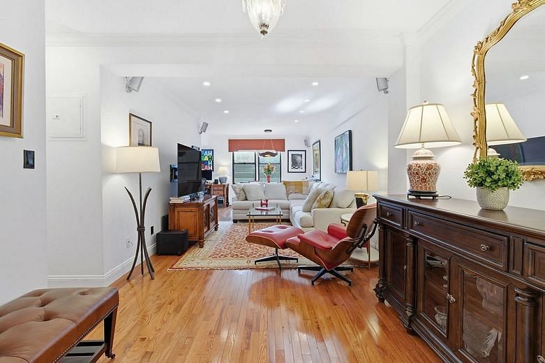 30 East 9th Street #4NN