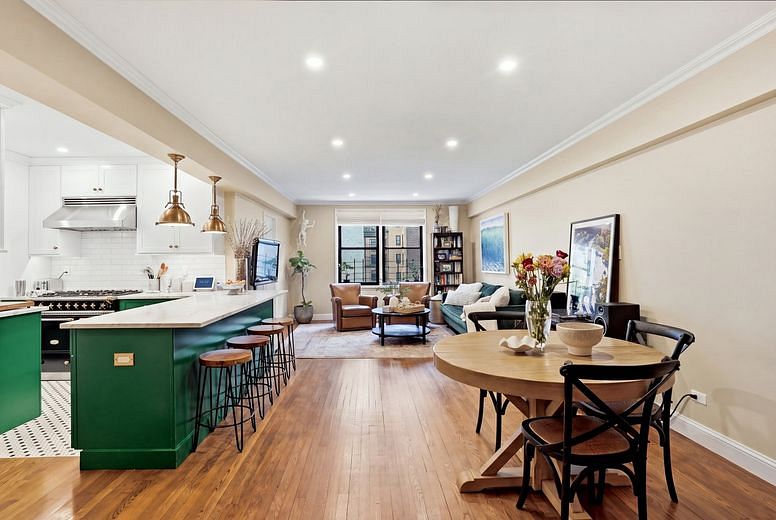 30 East 9th Street #5N