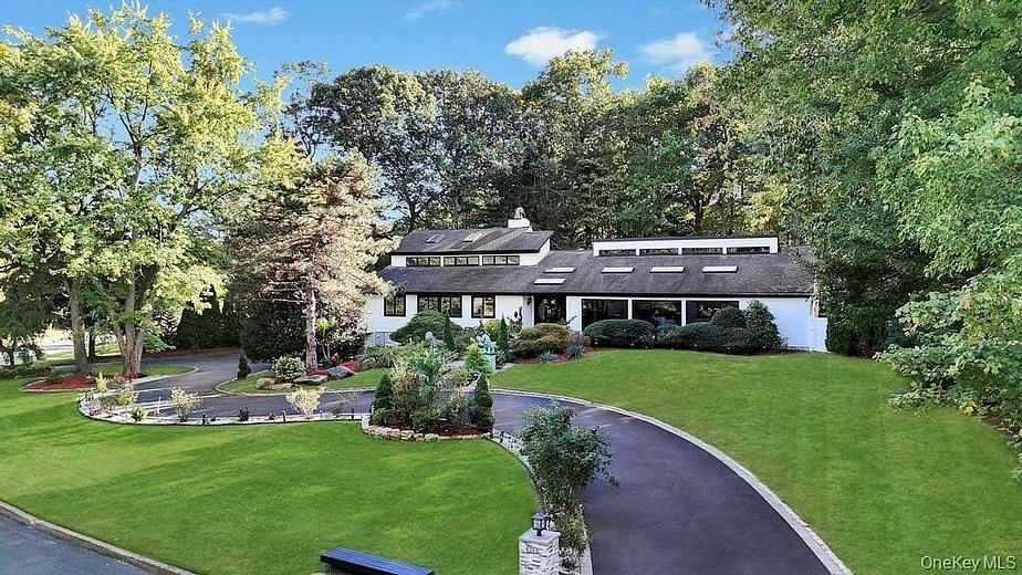 30 Fox Hollow Ridings Road